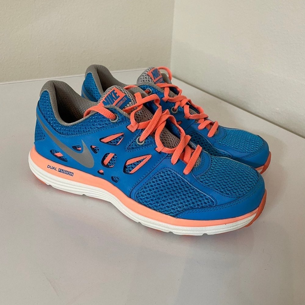 Nike Dual Fusions Sneaker Women Running Shoes Size 8
